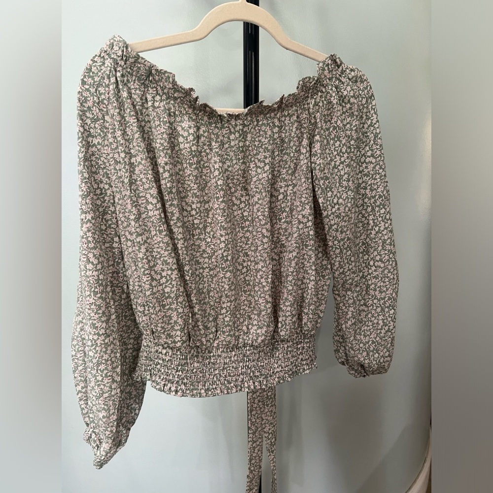 Women’s Junior’s Off the Shoulder Crop Top green floral size L super cute